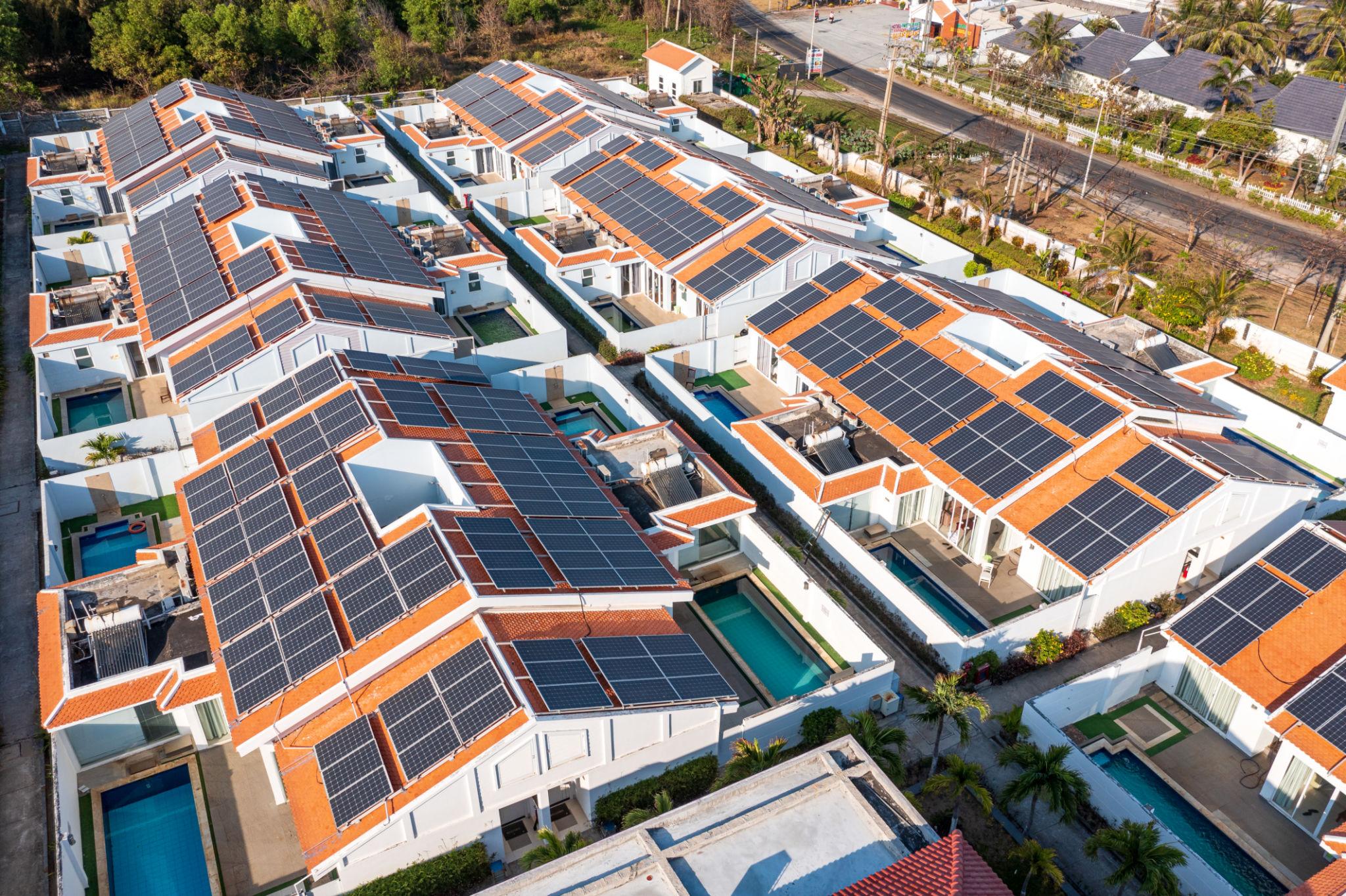 năng lượng mặt trời: Xu hướng phát triển và ứng dụng thực tế