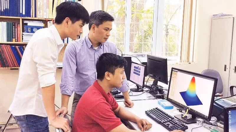 Ứng dụng điện năng lượng mặt trời kết hợp sản xuất nông nghiệp